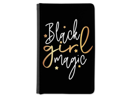 MISAKO Étui Passeport Cuir Femme - Noir Élégant Avec Avion Gravé, Format 15x11x1 Cm, Protection Voyage Chic