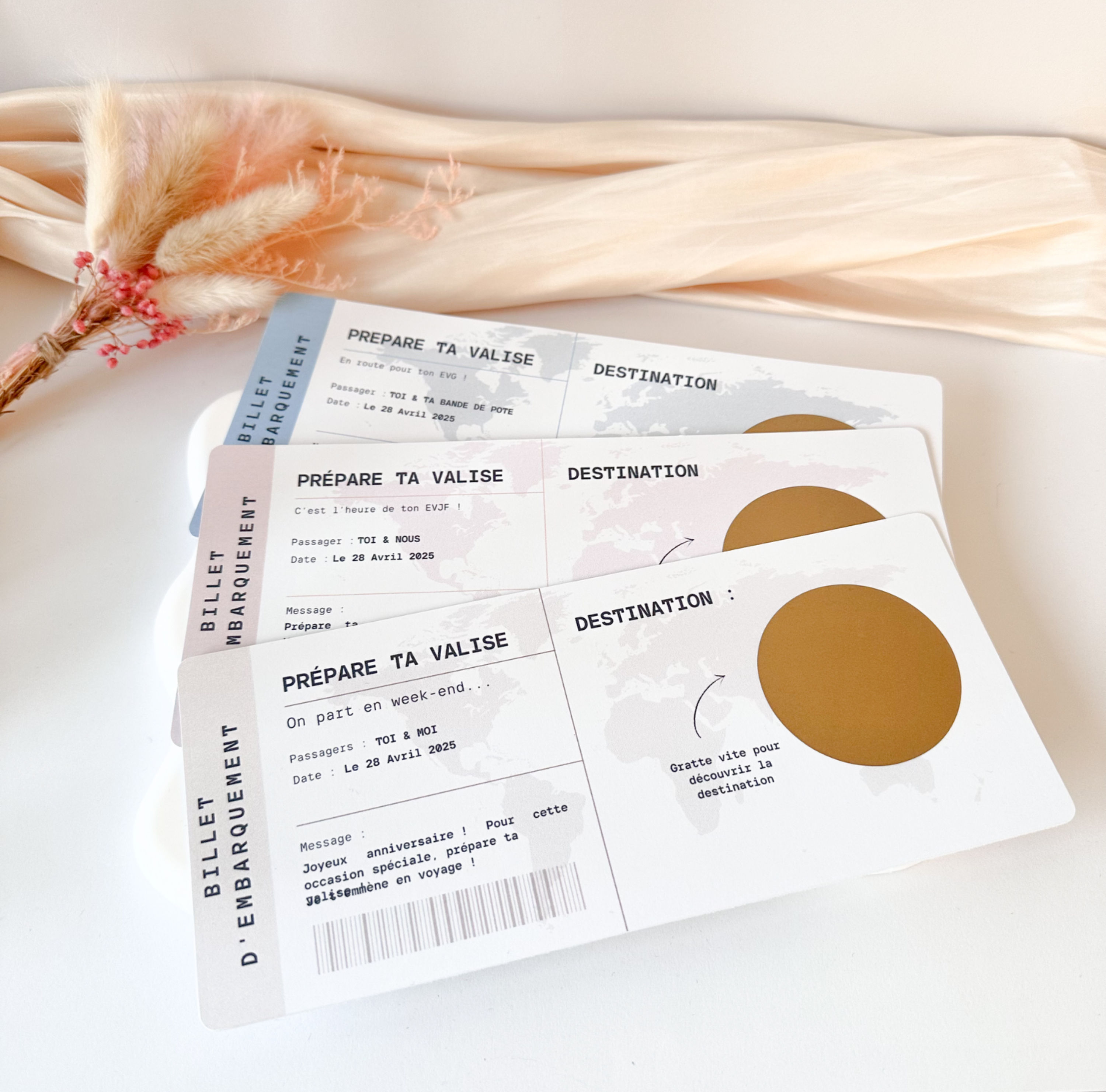 Billet à gratter façon carte d’embarquement, révélant la destination surprise du mariage ou d’un EVJF ou anniversaire
