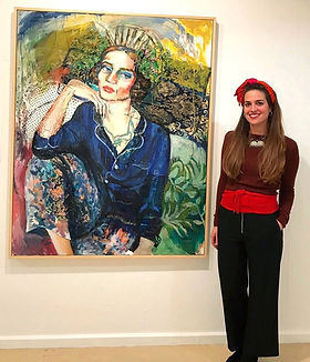 Clara con cuadro Ibercaja.jpg