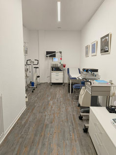 Ein Behandlungszimmer der Praxis
