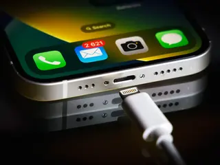 iphone 17 pro lightning port ekleme