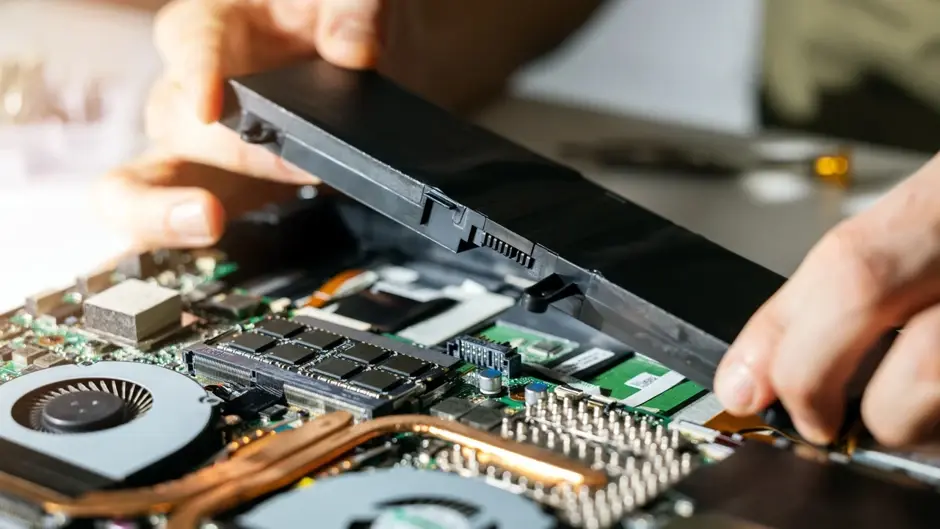 bataryasız laptop kullanmak