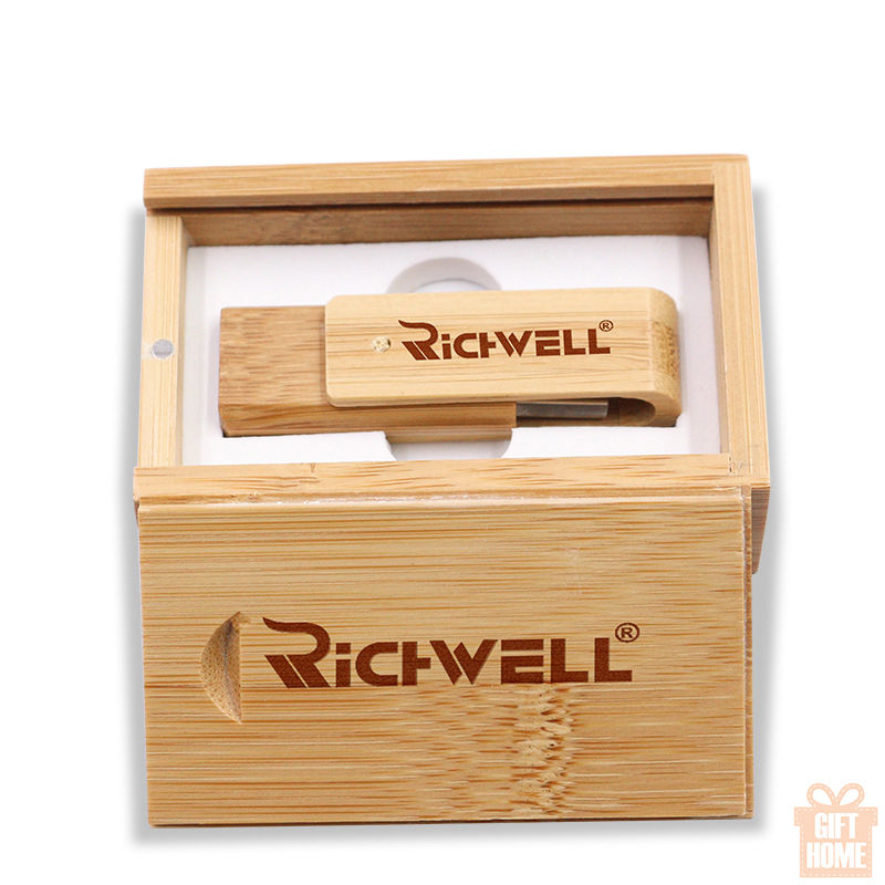 Thumbnail: Rotating wooden USB