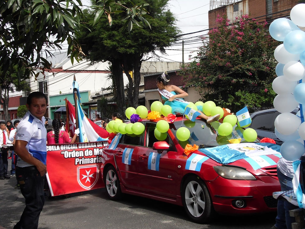 Desfile de independencia en colonia Miller Rock