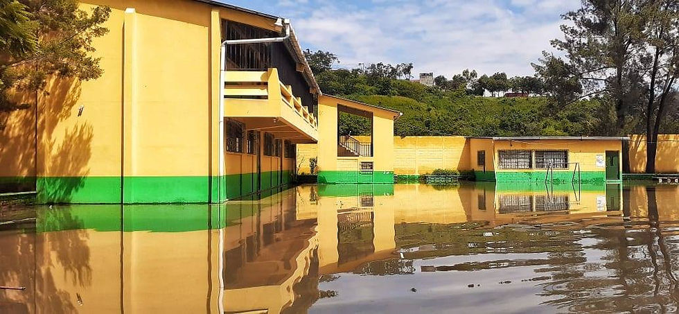 ALUMNOS AFECTADOS POR LAS FUERTES LLUVIAS 
