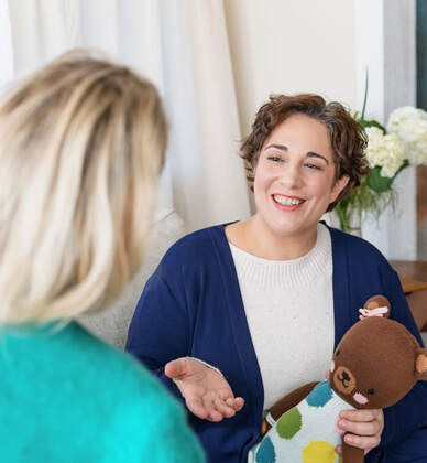 Do lactation consultants help with bottle feeding?