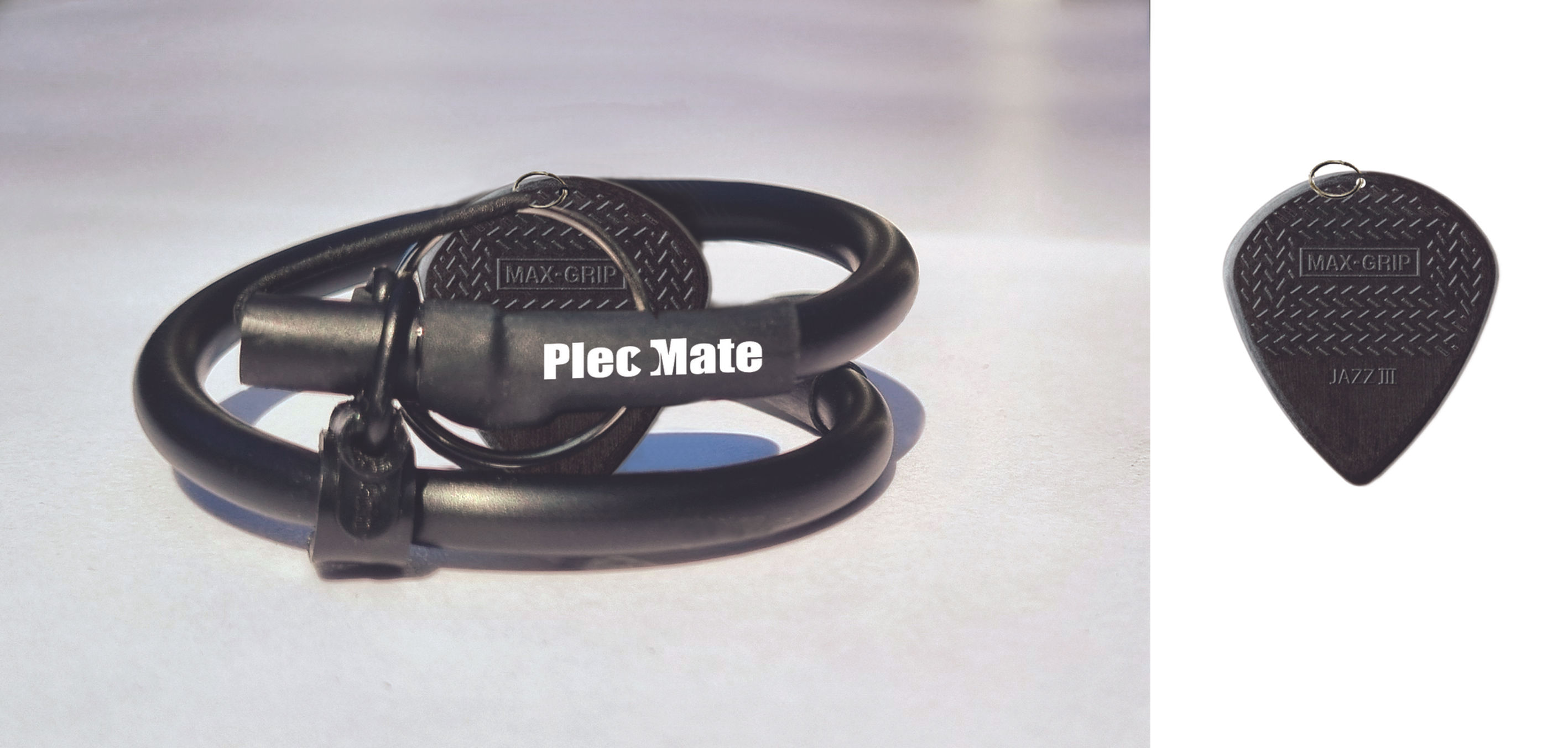 Right Handed PlecMate Device + 1 Fitted Max Grip Jazz3 Plectrum + 1 Spare
