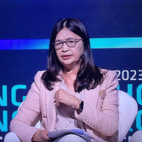 Hong Kong Market Watchdog Reappoints CEO Julia Leung Through 2027