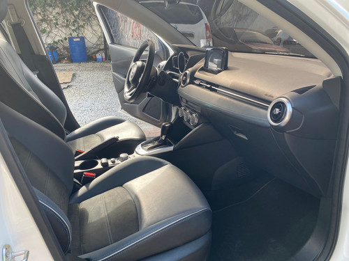 MAZDA 2 SEDÁN 2023 AUTOMÁTICA