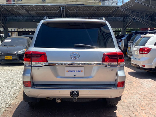 TOYOTA LAND CRUISER BLINDADA 2008 7 PUESTOS 4.5L AUTOMÁTICA 4X4