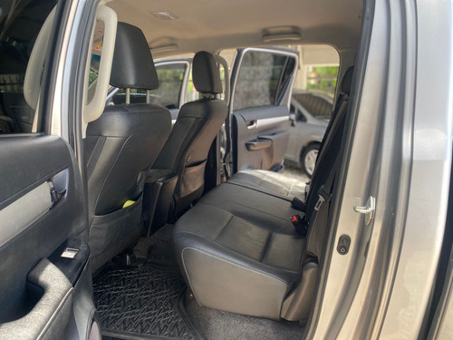 TOYOTA HILUX 2023 5 PUESTOS 2.4L AUTOMÁTICA 4X4