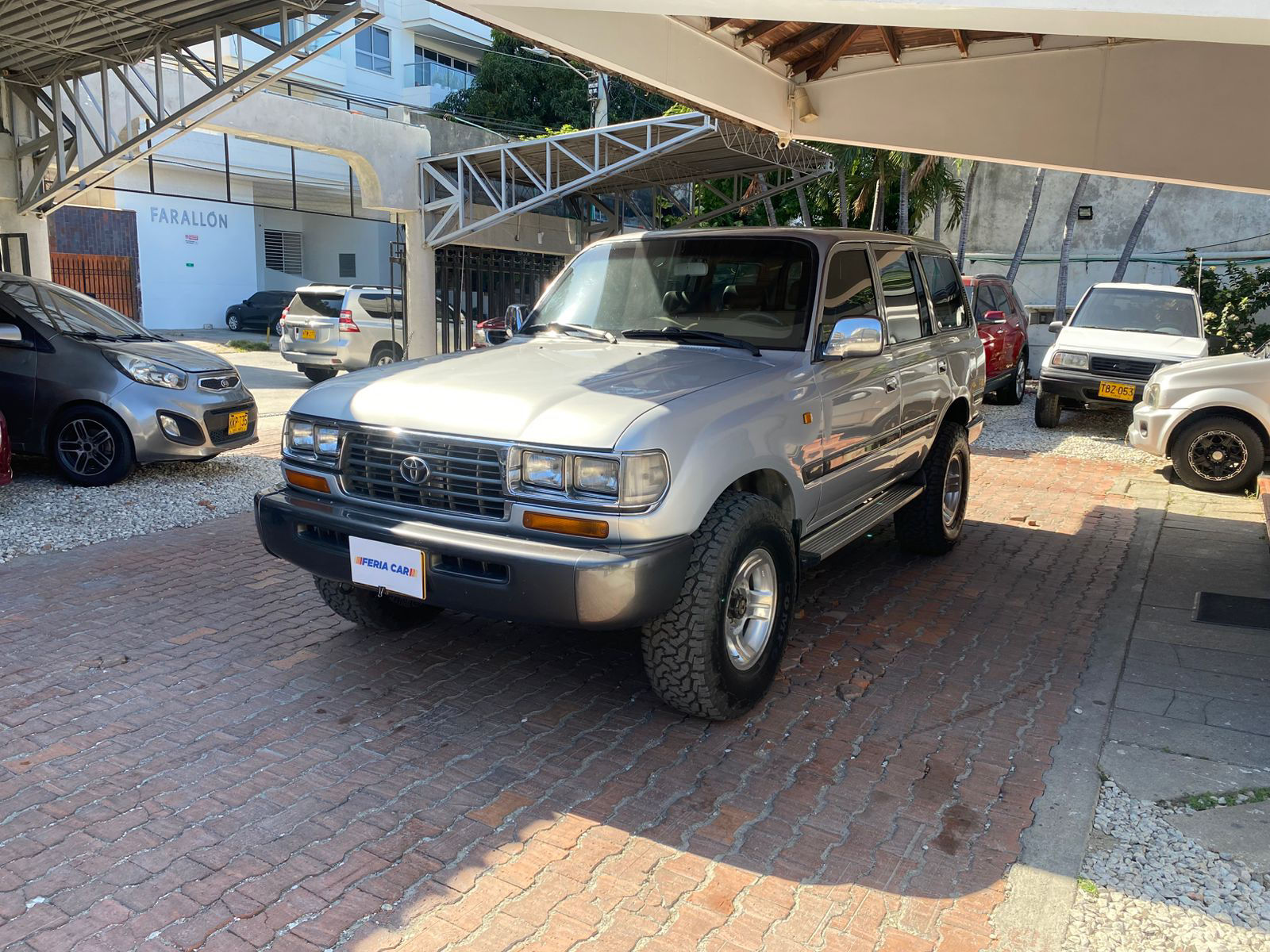 Toyota Burbuja 2004 | 7 Puestos | 4.5L Mecánica