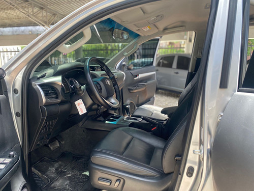 TOYOTA HILUX 2023 5 PUESTOS 2.4L AUTOMÁTICA 4X4