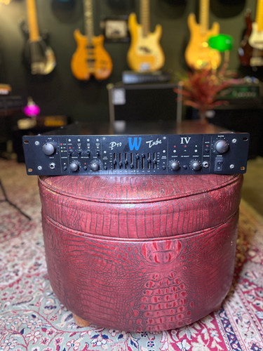 Kit Warwick Pro Tube 4 400W 4 OHMS Mais Cabinet Warwick W115 PRO