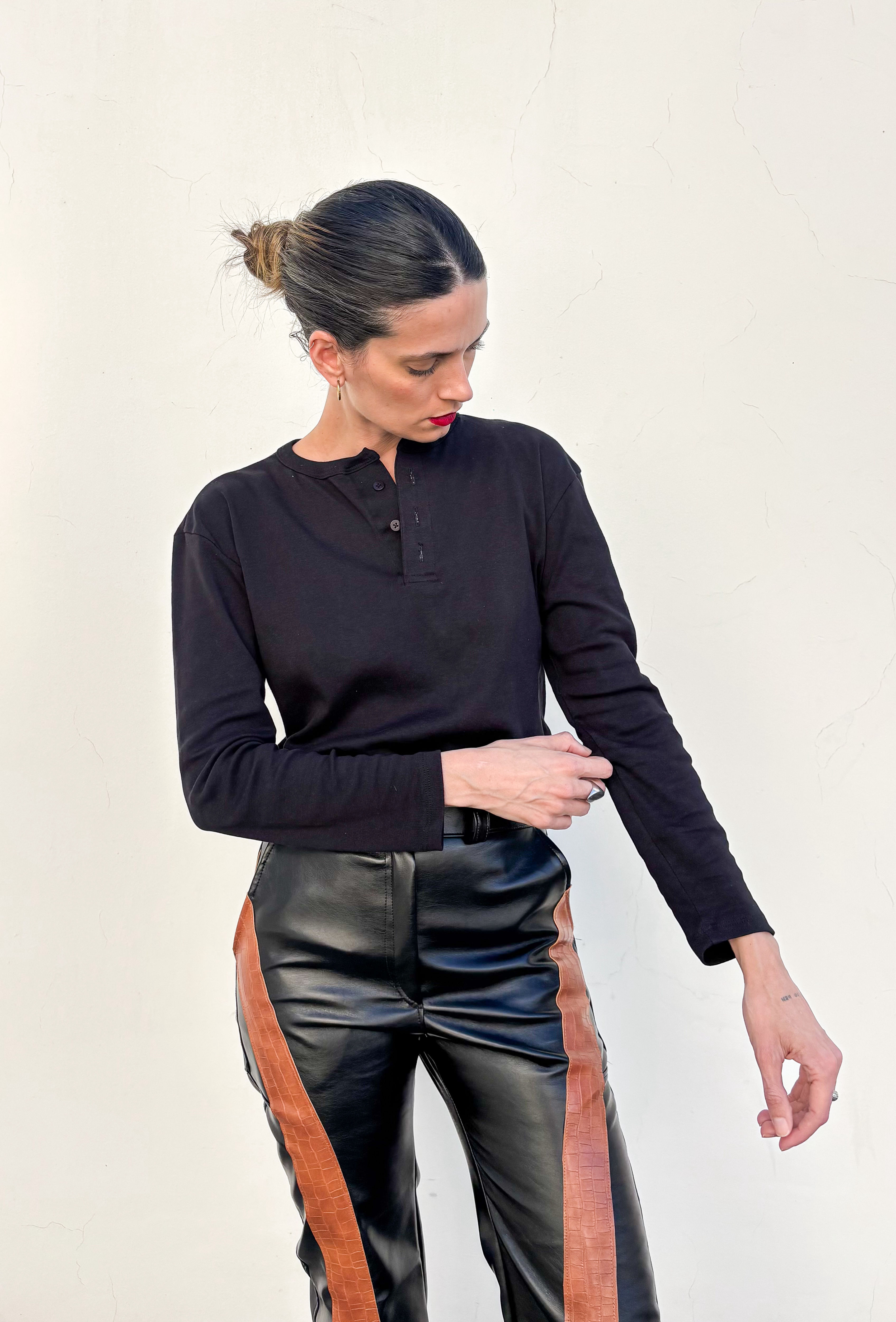 Blusa Henley - Preta