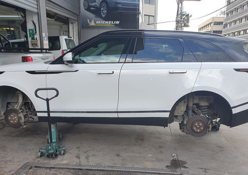 גיפ לנדרובר החלפת צמיגים 