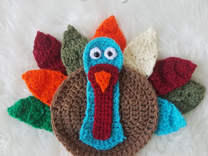 How to Crochet Reggie the Pardoned Turkey Applique