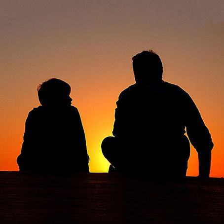 Une personne peut-elle avoir plusieurs pères dans le ministère