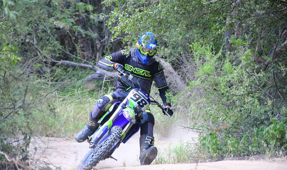 El campeón Kelher golpeó primero en el inicio del camp. de Motorally disputado en Neuland. (Foto Frank Voth).