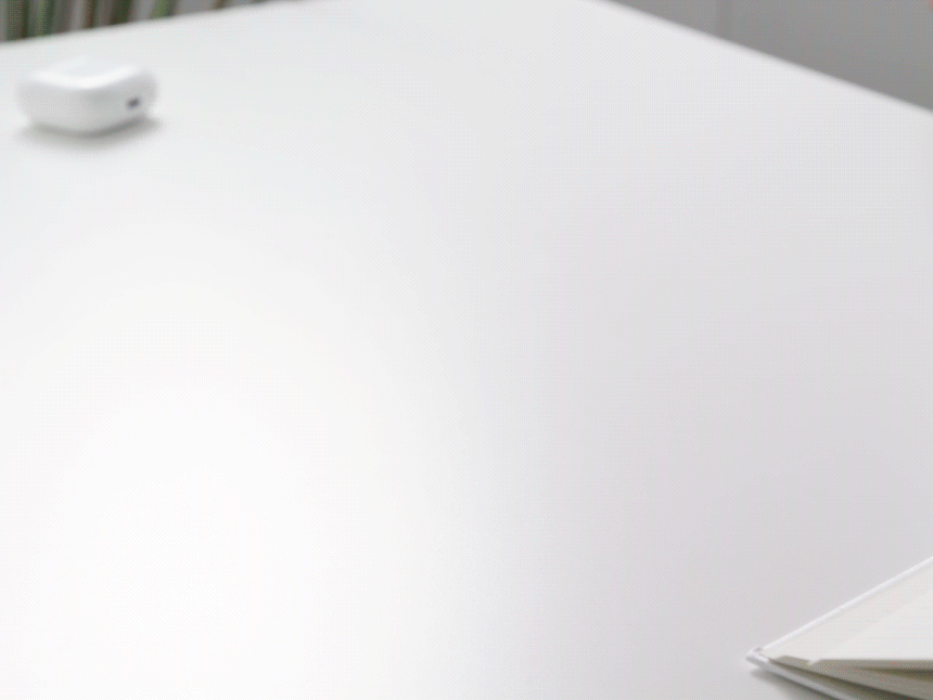 GIF04_거치대 활용_가로모드 영상 시청 모습_02.gif