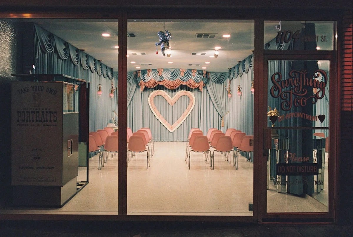 outside view of sure thing chapel las vegas wedding chapel