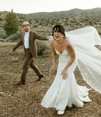 silly-wedding-photo-of-bride-and-groom-laughing-on-wedding-day.jpg
