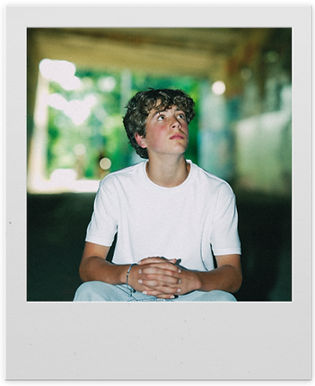 Polaroid_01_edited.png