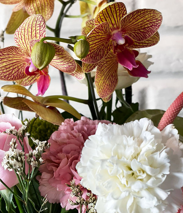 Thumbnail: Bohemian Tropicals in a Basket