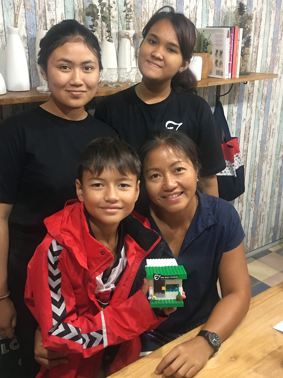 The Bali Florist’s very first employees, Sanjiwani and Reyka, who joined us in November 2017 when we were still a small team, just finding our feet in the floristry industry.