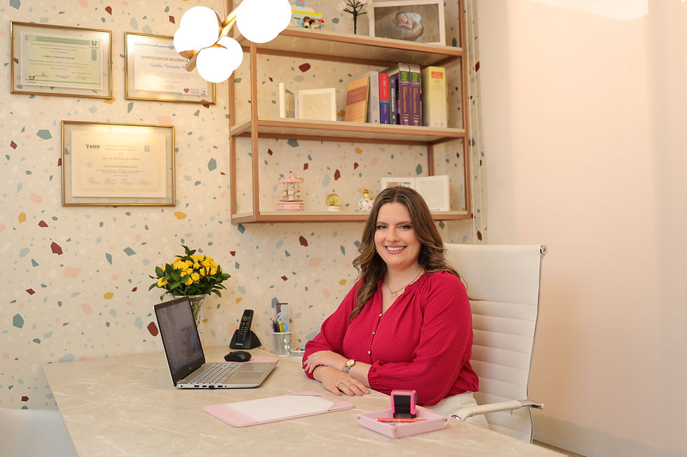 Foto da nossa cliente Camila Noronha Hasse em seu antigo consultório