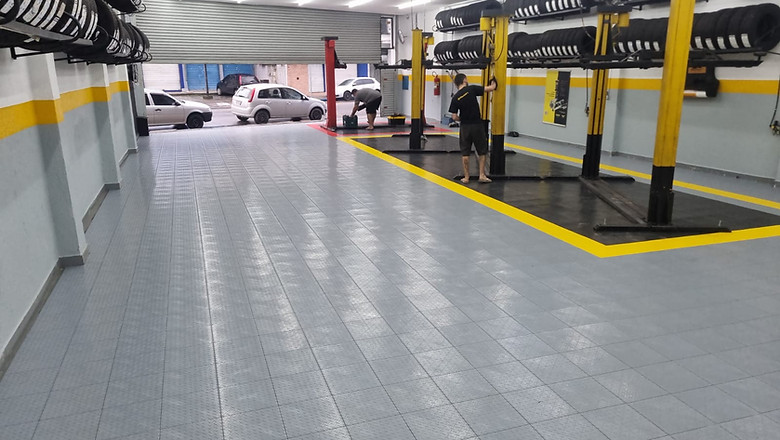 Piso modular liso linea automotriz pisoplastic paraguay talleres detailing
