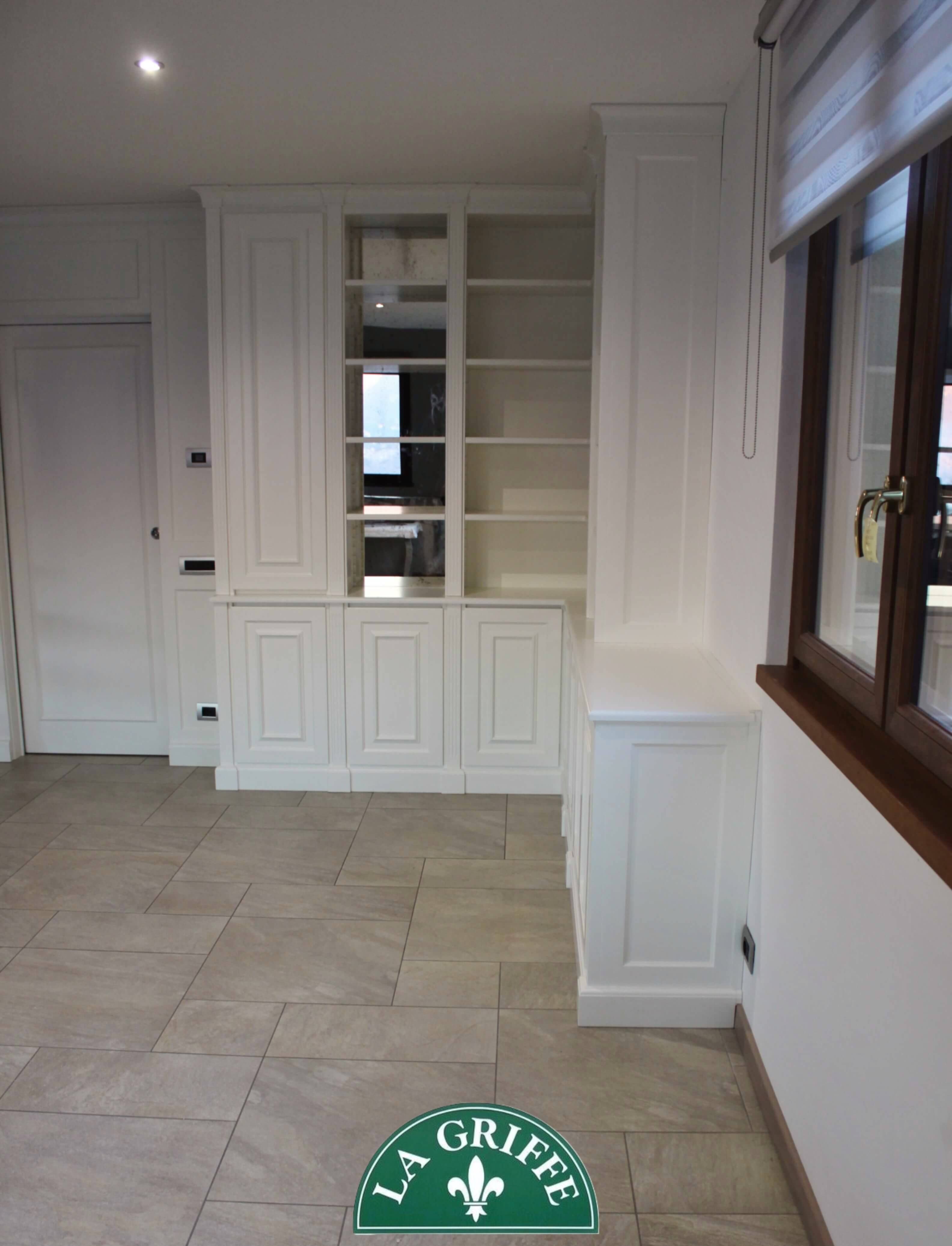 Libreria boiserie con specchi