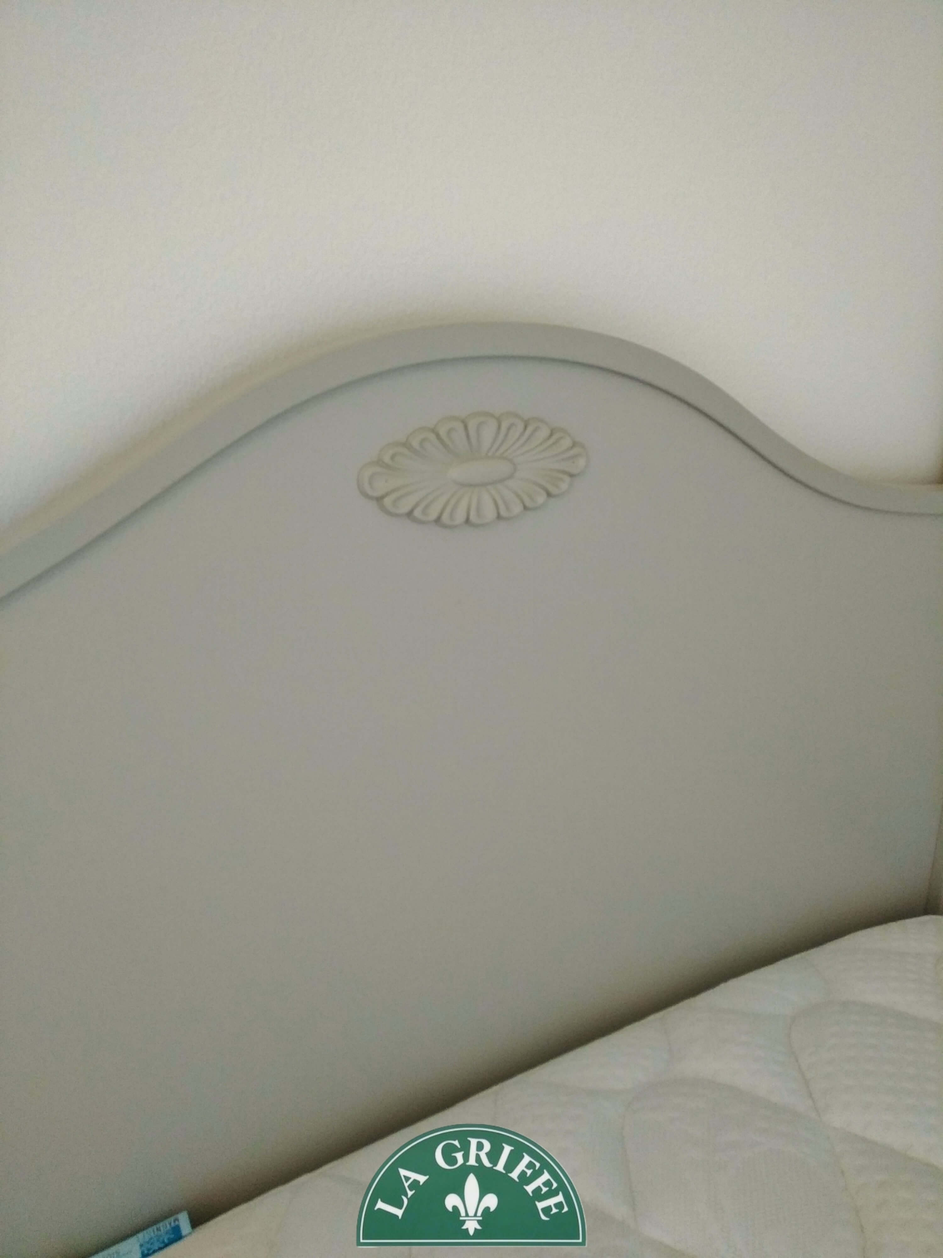 Testata letto in stile provenzale