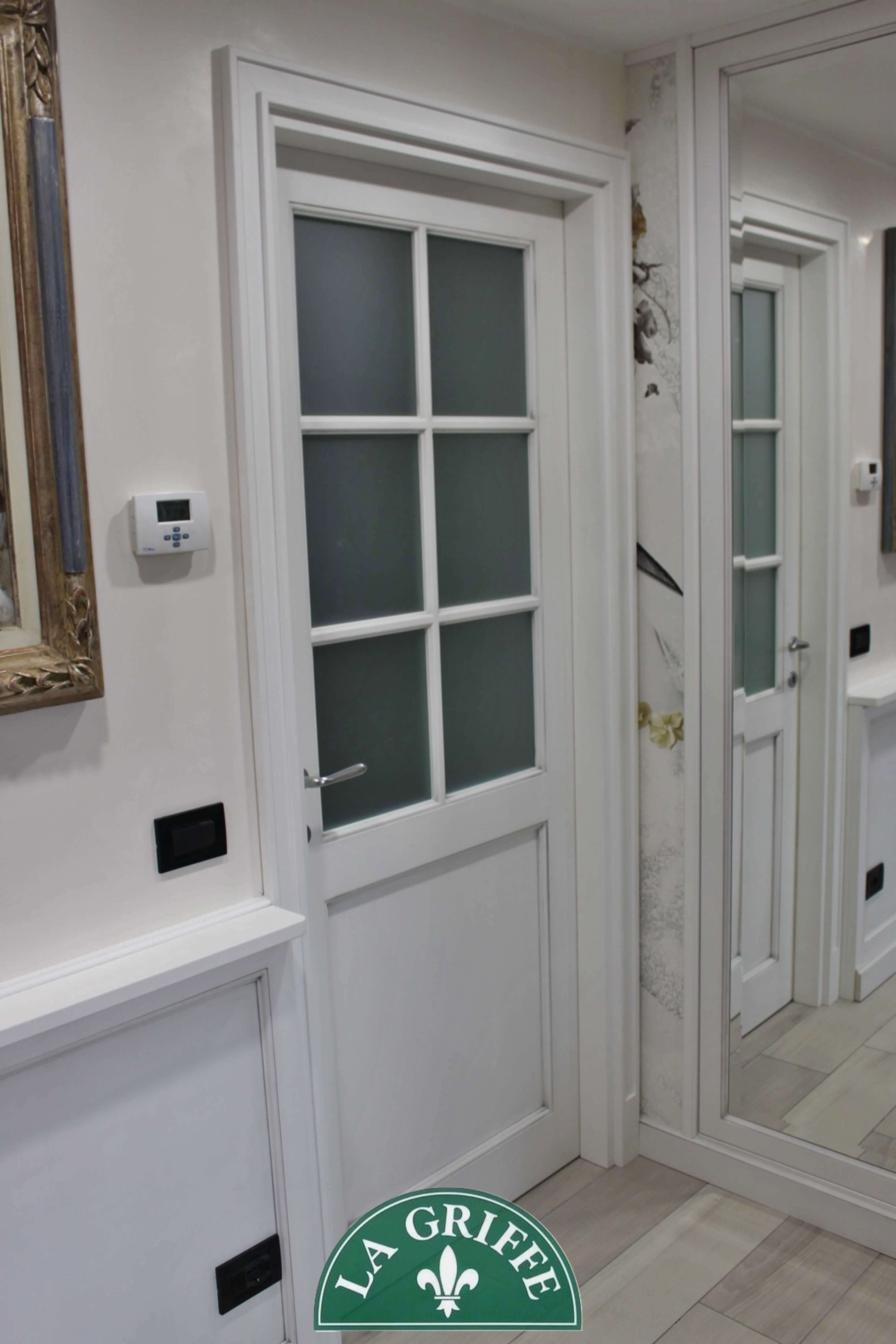 Porta con vetro a inglesina