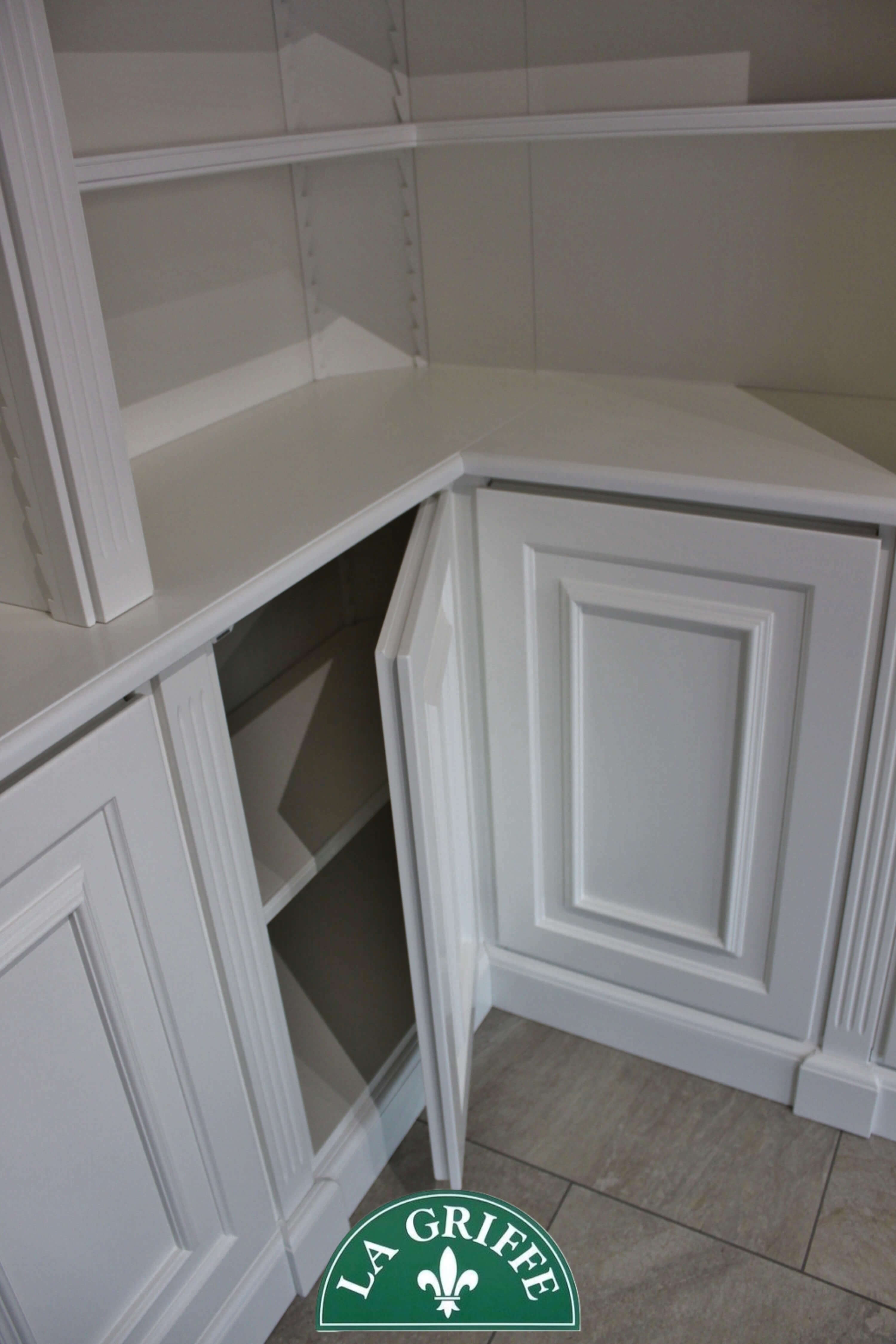 Boiserie libreria ad angolo