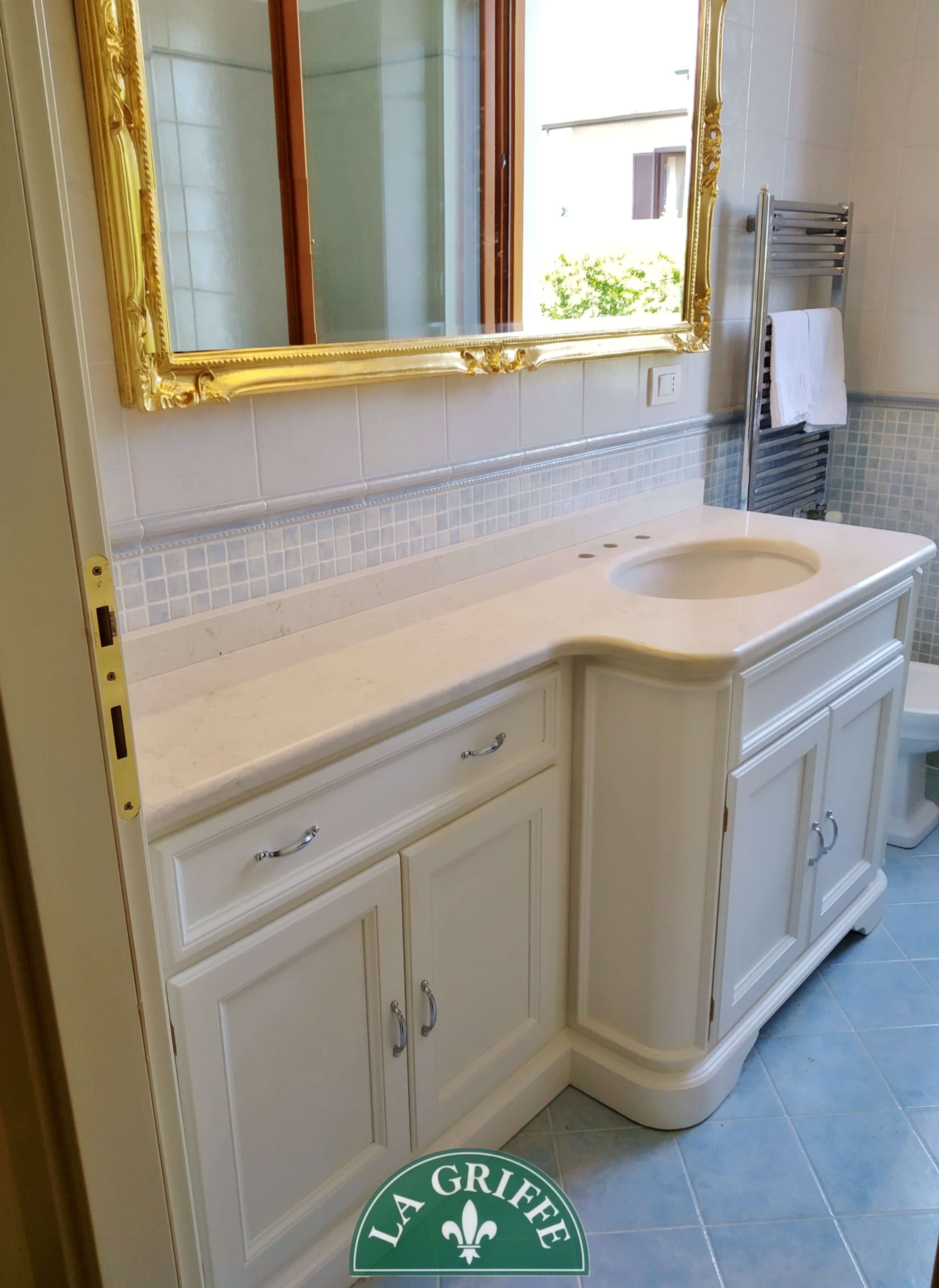 Bagno classico boiserie su misura