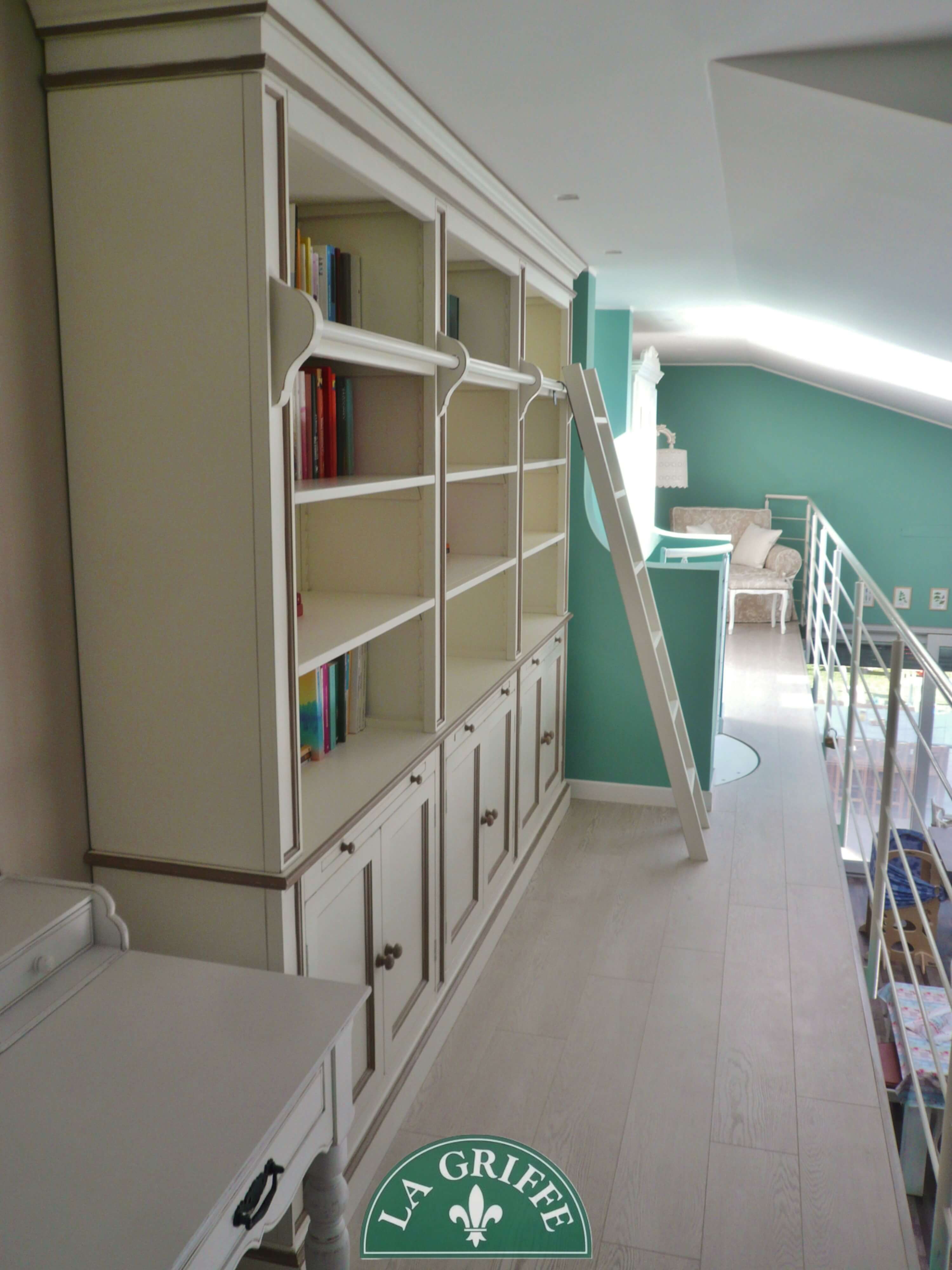 Libreria bicolore provenzale