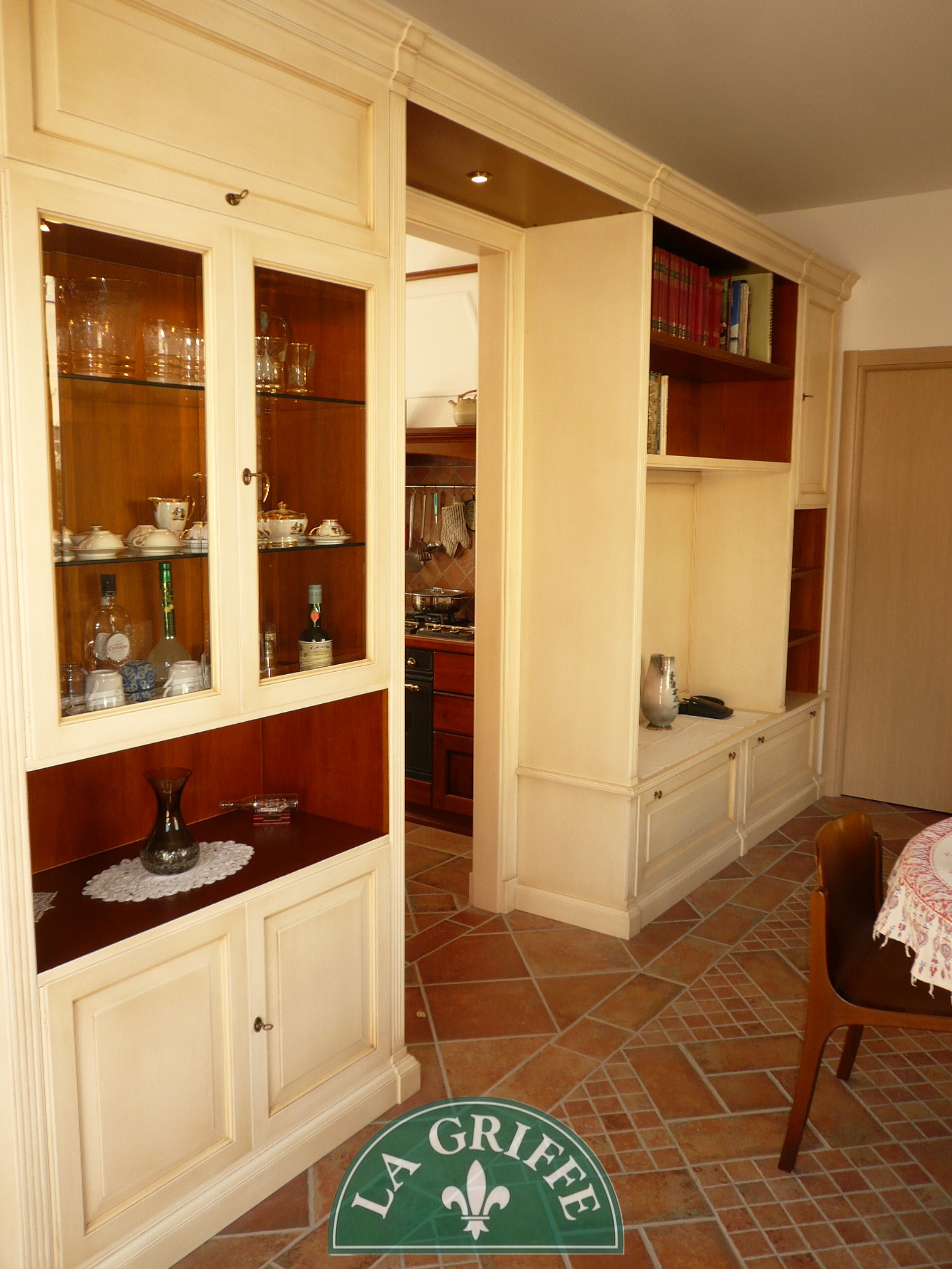 Boiserie classica bicolore su misura