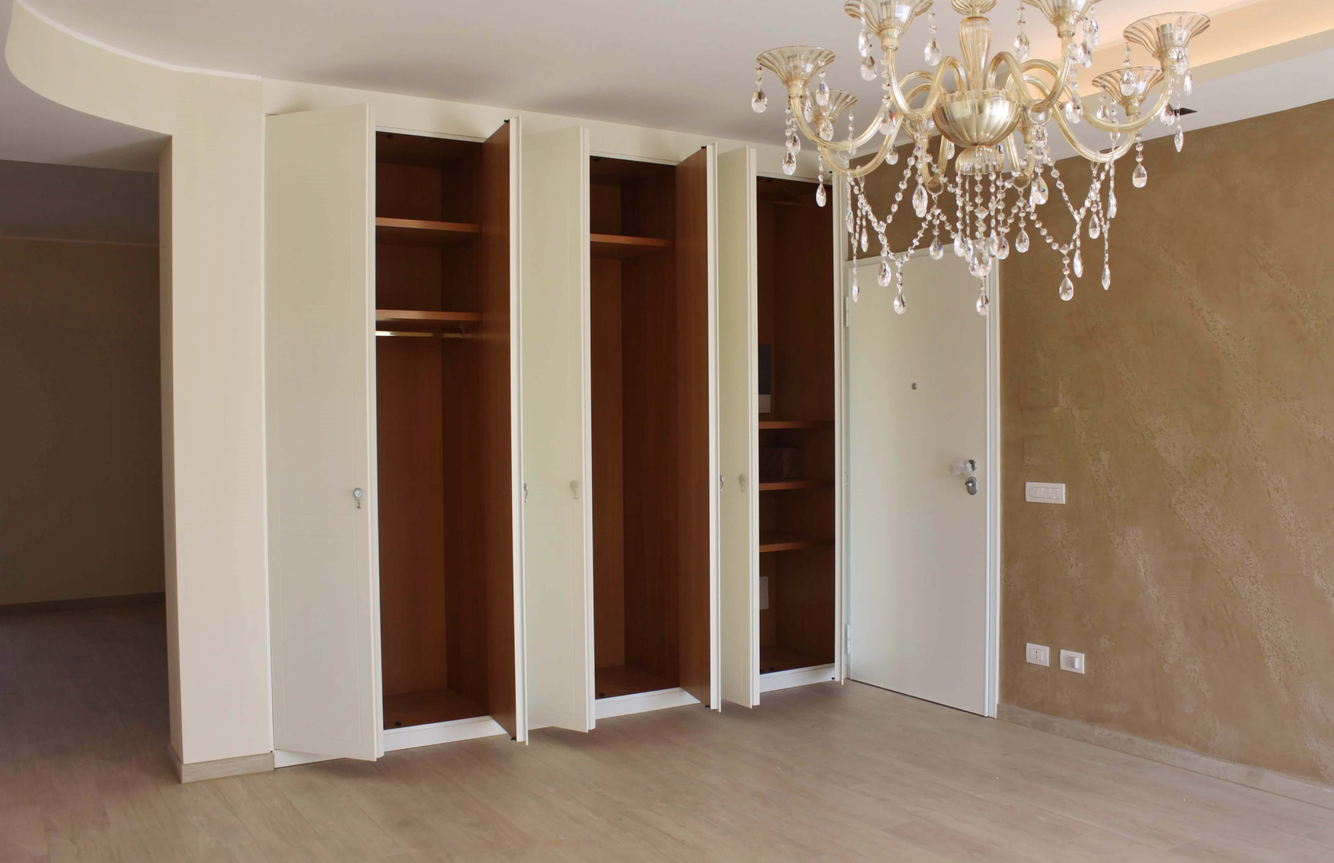 Armadio classico bicolore