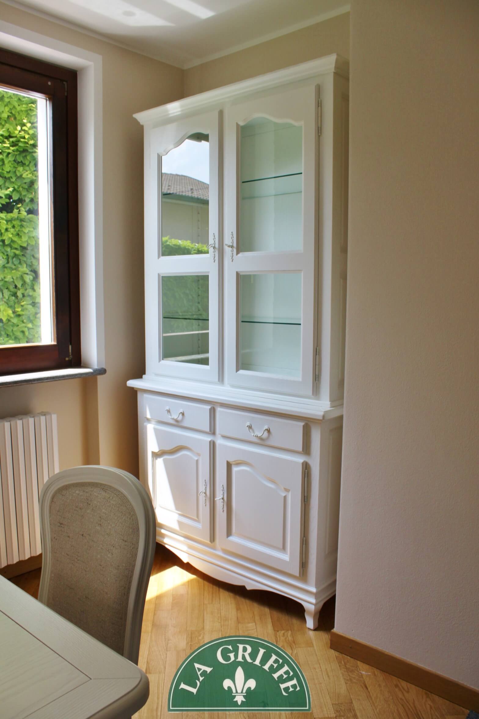 Vetrina con base provenzale