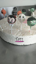 Halloween Cake Pops.jpg
