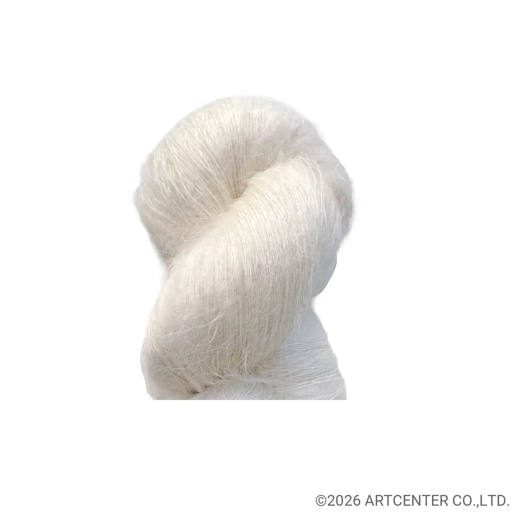 ナチュラルの生成色の極細モヘア糸「ファインモヘア」の綛