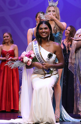 Sahana Crowning 1.JPG