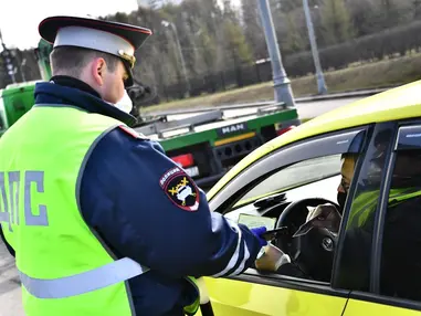 Ростовским полицейским начали компенсировать суммы взяток, от которых они отказались