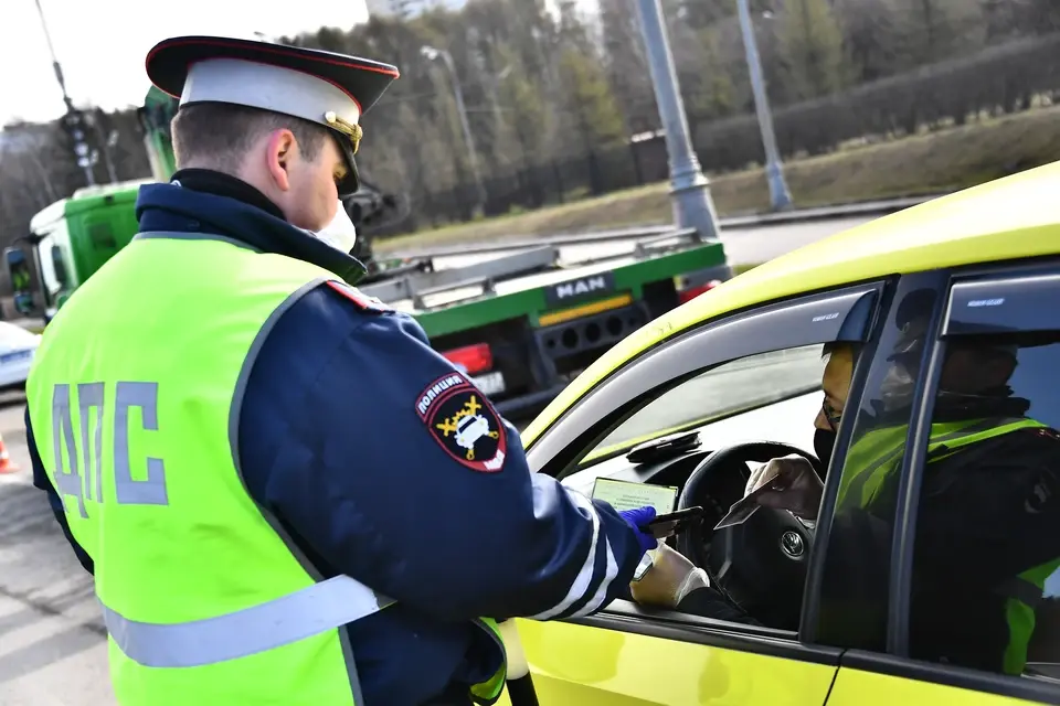 Ростовским полицейским начали компенсировать суммы взяток, от которых они отказались. Это вознаграждение «за стойкую антикоррупционную позицию»
