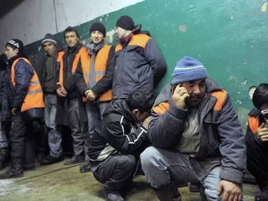 Налог на детей и «ценз оседлости»: для мигрантов в России закручивают гайки