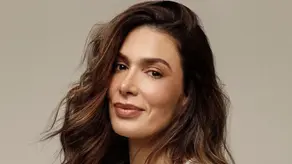 Diana - A Princesa do Povo: Sara Sarres constrói sua própria Diana entre a memória coletiva e a presença do palco