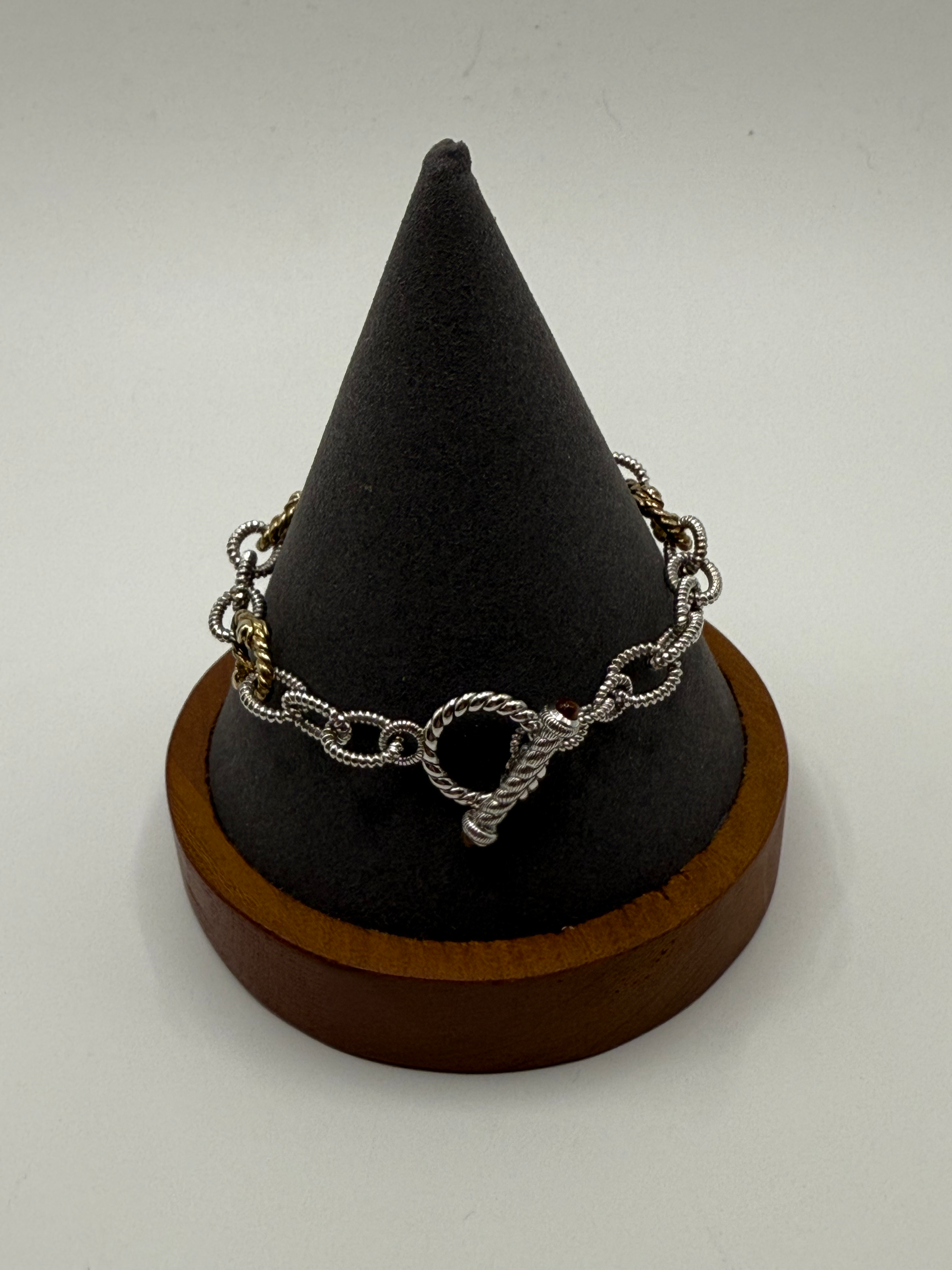 JUDITH RIPKA STERLING SILVER TOGGLE BRACELET 