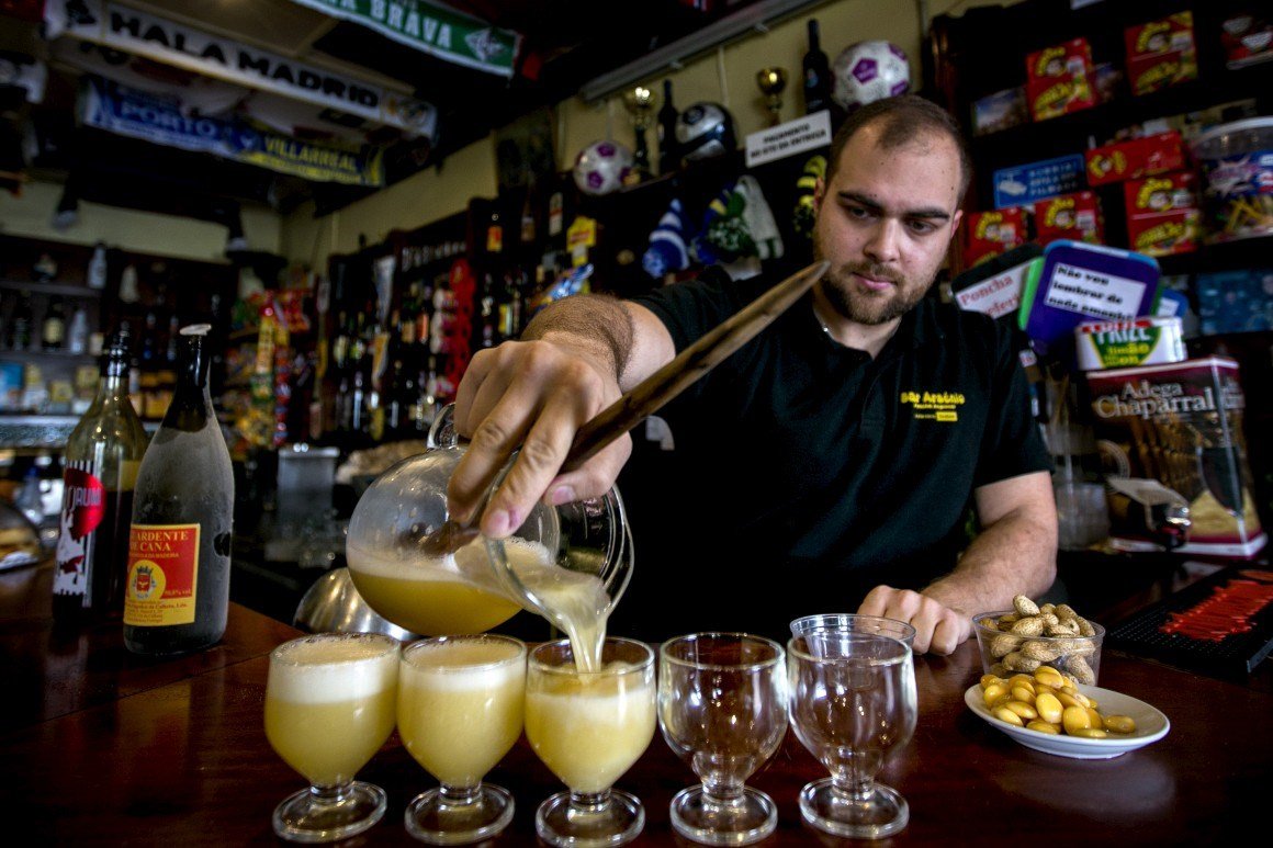 Wie macht man den echten Poncha?? Wo kannst du die besten Ponchas trinken??