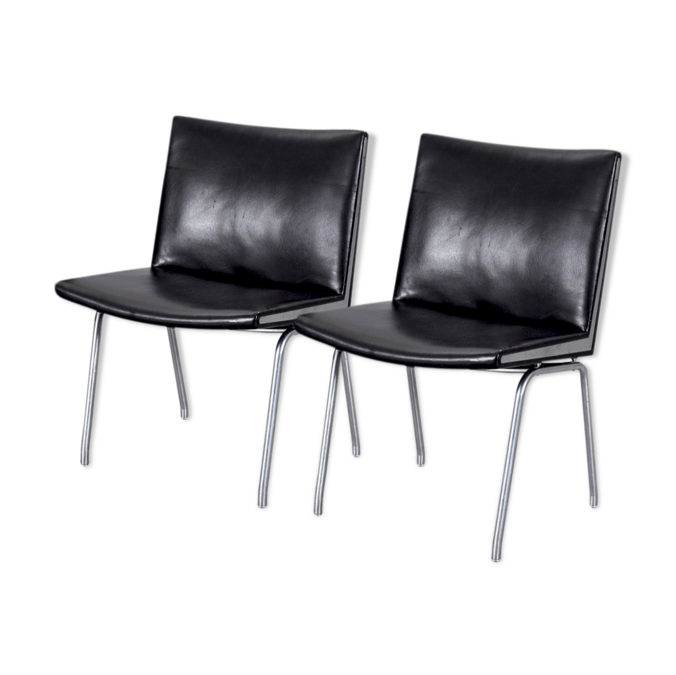 Ap-stolen, Hans J. Wegner Ap-40 Black Leather Airport Chairs, Set of 2